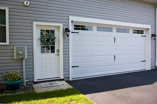 24/7 Emergency Garage Door Panel Replacement experts in Dunlap, TN